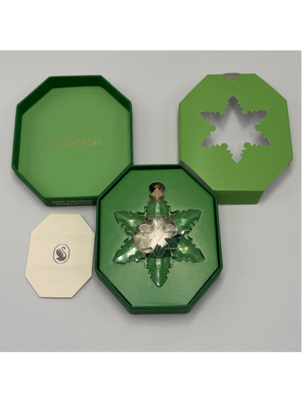 2025 Swarovski Annual Edition
Christmas Ornament Crystal
Snowflake Star 5691172